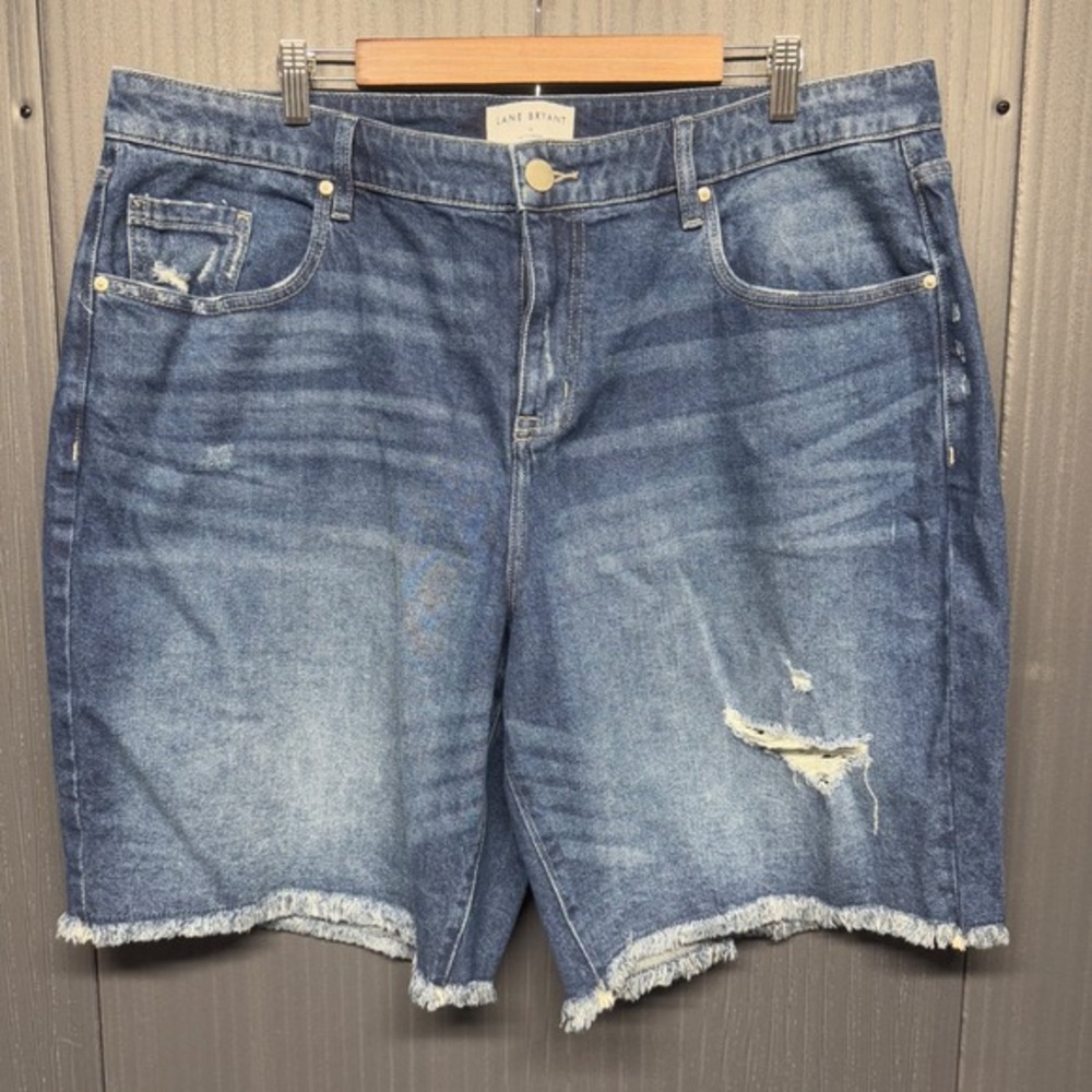 Lane Bryant Distressed Denim Shorts Womens 18 Blue Medium Wash Frayed Hem A1497